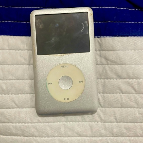No box  apple iPod  no charger